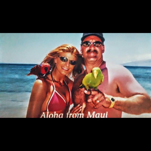 Meet your Posher, Suzi/ POSHMARK Ambassador/ Top 10% SELLER - Picture 10 of 16